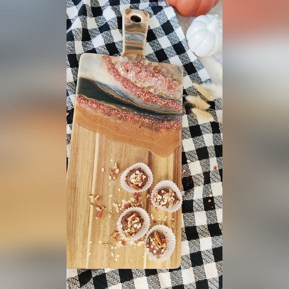 Resin & Wood Charcuterie/Serving Board in Bronze & Black - Picture 3 of 4